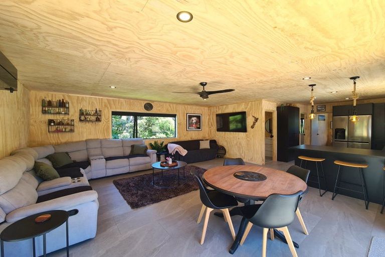 Photo of property in 46 James Street, Coromandel, 3506