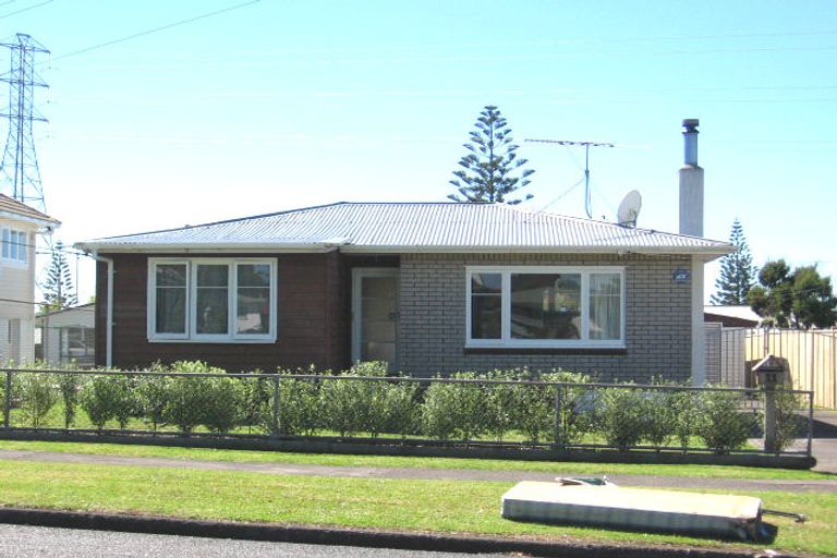 Photo of property in 11 Brains Road, Kelston, Auckland, 0602