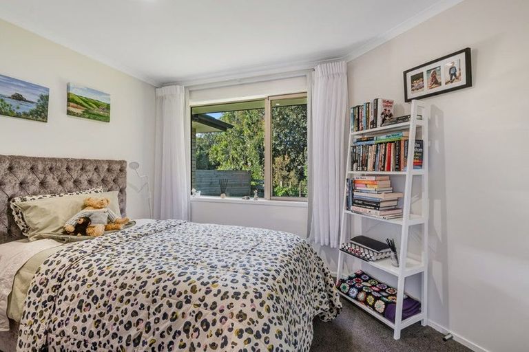 Photo of property in 30 Kawariki Road, Helensville, 0800