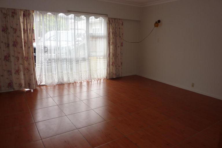 Photo of property in 2/15 Wentworth Avenue, Papatoetoe, Auckland, 2025