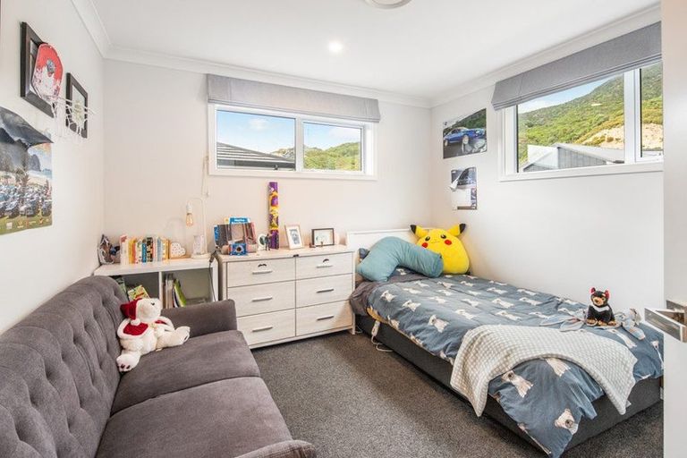 Photo of property in 3 Riroriro Close, Crofton Downs, Wellington, 6035