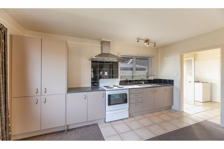 Photo of property in 32 Bentley Street, Russley, Christchurch, 8042