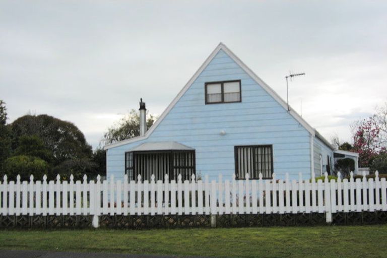 Photo of property in 18 Feary Crescent, Takaka, 7110