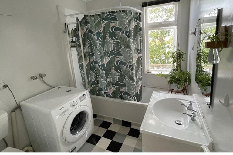 Photo of property in 26 Lerwick Terrace, Melrose, Wellington, 6023