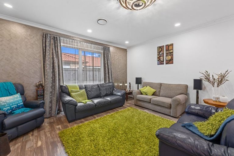 Photo of property in 587 Great South Road, Rosehill, Papakura, 2113