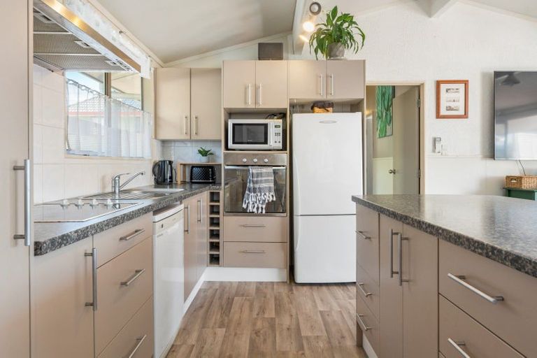 Photo of property in 200 Dickson Road, Papamoa Beach, Papamoa, 3118