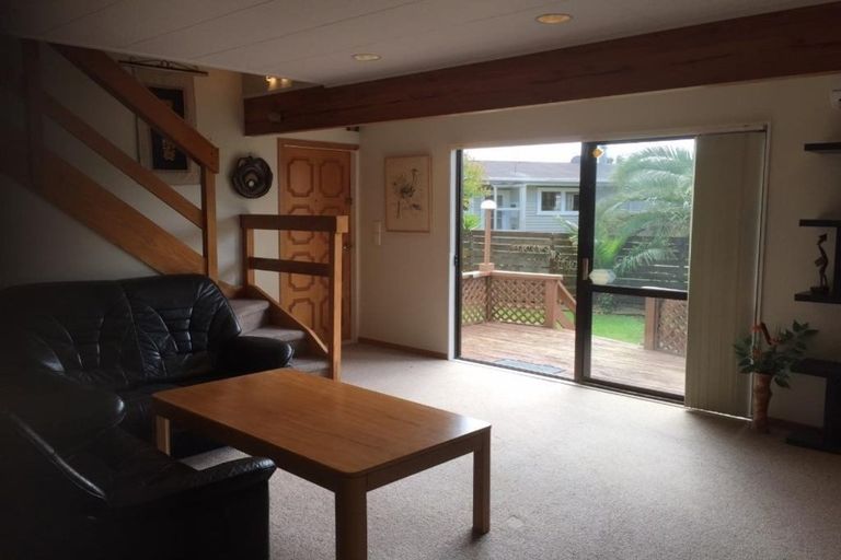 Photo of property in 2/40a Woodglen Road, Glen Eden, Auckland, 0602