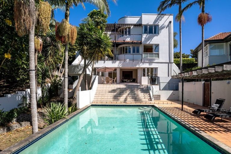 Photo of property in 1 Marine Parade, Herne Bay, Auckland, 1011