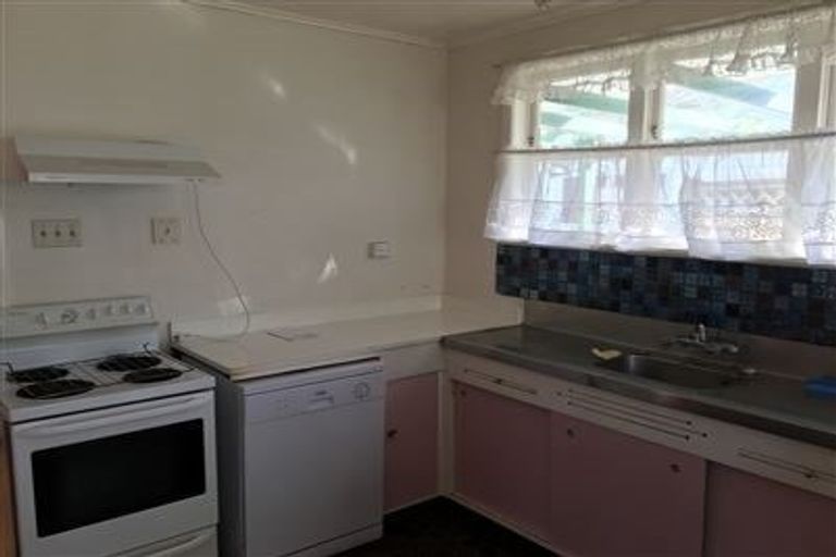 Photo of property in 4 Bevyn Street, Castor Bay, Auckland, 0620