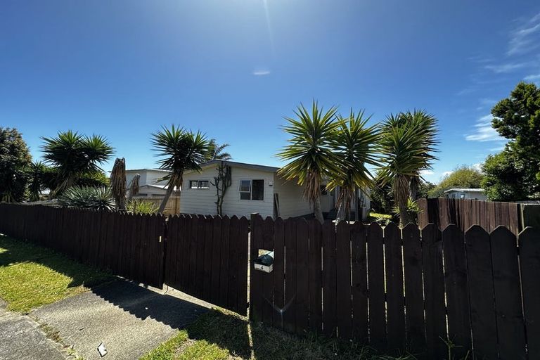 Photo of property in 4 Yearsley Place, Manurewa, Auckland, 2102