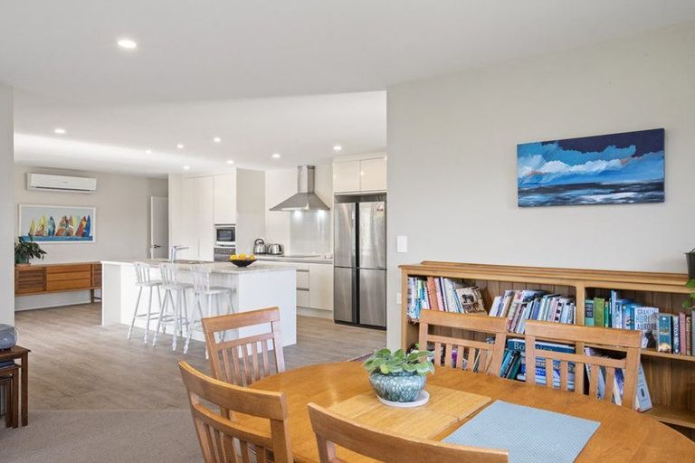 Photo of property in 8 Modello Lane, Waiuku, 2123