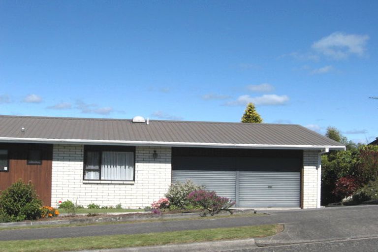 Photo of property in 8 Dorothy Drive, Acacia Bay, Taupo, 3330