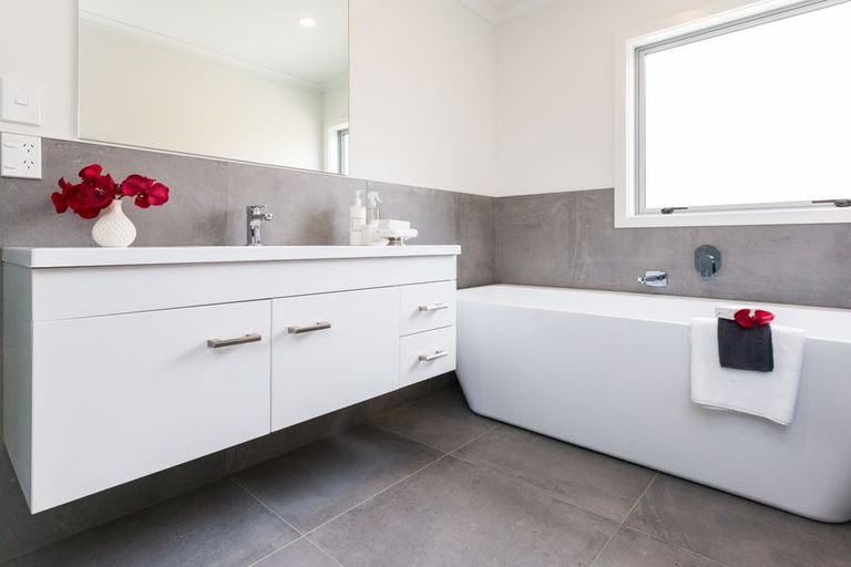 Photo of property in 41 Karina Terrace, Roslyn, Palmerston North, 4414