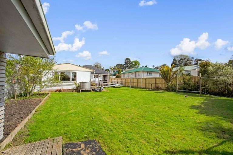 Photo of property in 55 Beaubank Road, Kelston, Auckland, 0602