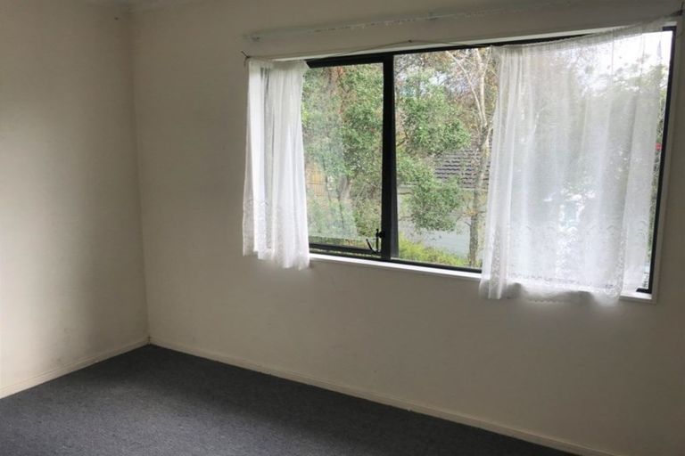 Photo of property in 65 Trias Road, Totara Vale, Auckland, 0629