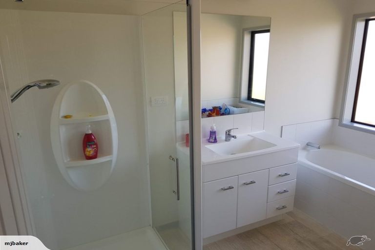 Photo of property in 24 Ainslee Street, Highlands Park, New Plymouth, 4312