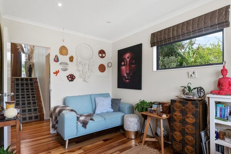 Photo of property in 21 Cliff Road, Torbay, Auckland, 0630