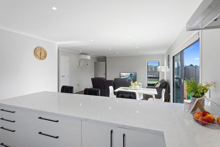 Photo of property in 24 Enereta Road, Otaki, 5512