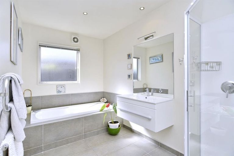 Photo of property in 2 Springbrook Lane, Northwood, Christchurch, 8051