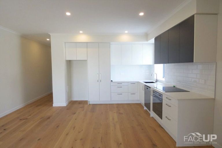 Photo of property in 1/2 Warrant Officer Lane, Hobsonville, Auckland, 0616