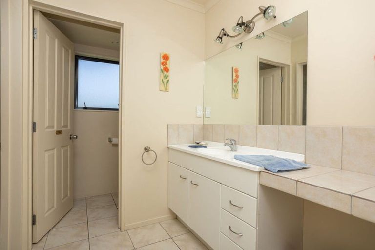 Photo of property in 28 Cowper Side Road, Dannevirke, 4976