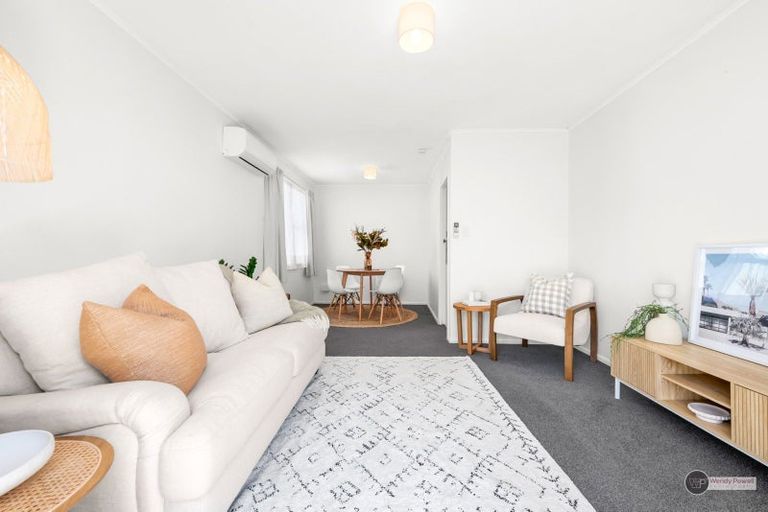 Photo of property in 39a Heretaunga Square, Silverstream, Upper Hutt, 5019