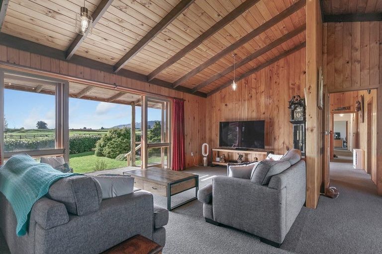 Photo of property in 382 Kimberley Road, Levin, 5571