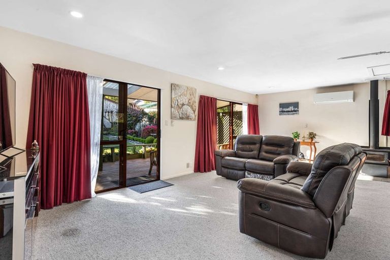Photo of property in 2 Victoria Close, Picton, 7220