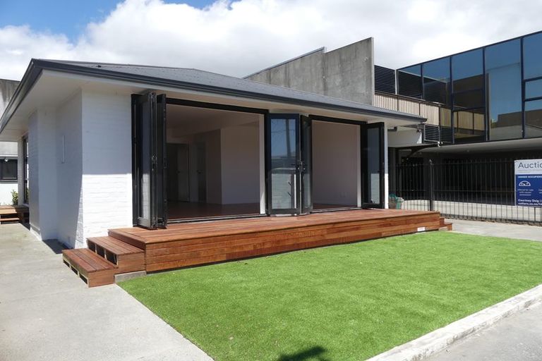 Photo of property in 18 Stanley Street, Sydenham, Christchurch, 8023
