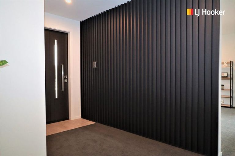 Photo of property in 5 North Foreland Street, Waihola, Milton, 9073