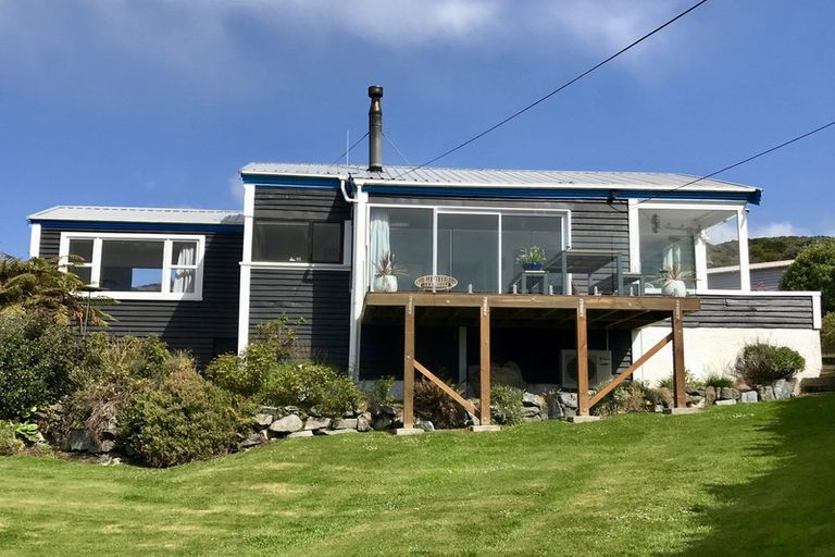 Photo of property in 16 Ward Parade, Bluff, 9814