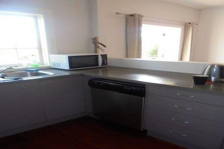 Photo of property in 7 Pembroke Road, Northland, Wellington, 6012