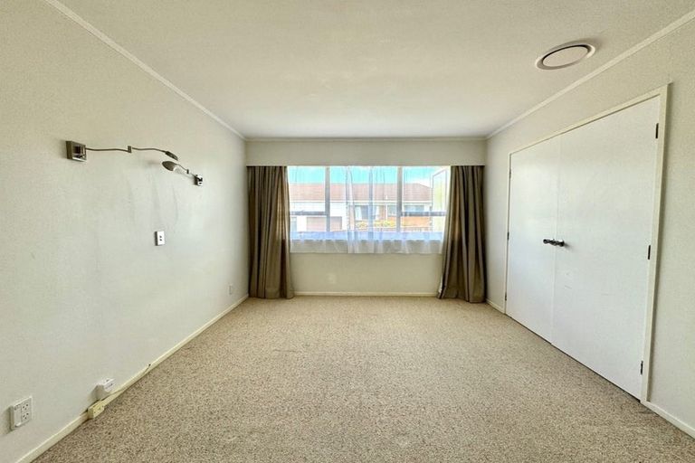 Photo of property in 1/27 Butley Drive, Farm Cove, Auckland, 2012