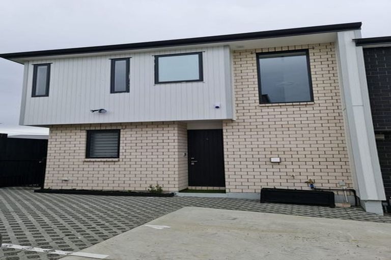 Photo of property in 4/532 Glenfield Road, Glenfield, Auckland, 0629