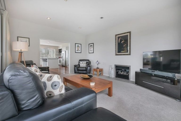 Photo of property in 20 Quebec Road, Milford, Auckland, 0620