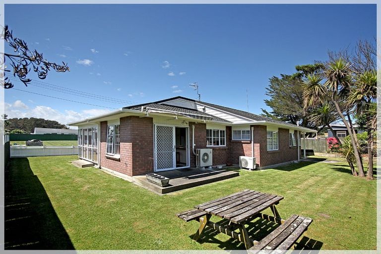Photo of property in 1 Chrystal Street, Foxton Beach, Foxton, 4815