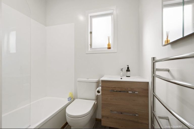 Photo of property in 15 Crofton Road, Ngaio, Wellington, 6035