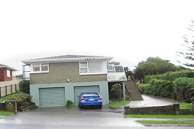 Photo of property in 6a Larne Avenue, Pakuranga Heights, Auckland, 2010