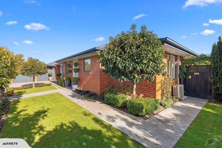 Photo of property in 5 Inca Place, Redwood, Christchurch, 8051