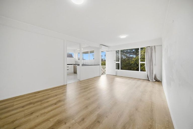 Photo of property in 3/70 Kaurilands Road, Titirangi, Auckland, 0604