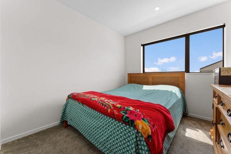 Photo of property in 37 Kairakau Street, Papakura, 2110