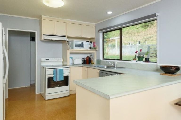 Photo of property in 98 Allington Road, Karori, Wellington, 6012