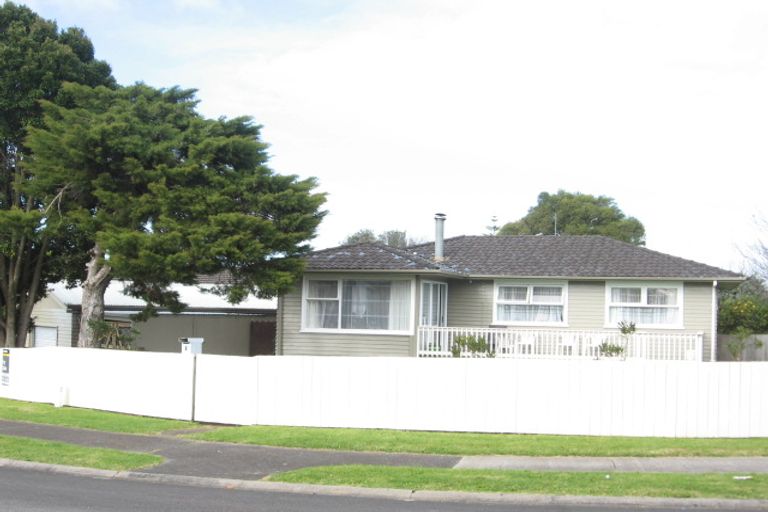 Photo of property in 2 Solo Place, Manurewa, Auckland, 2102
