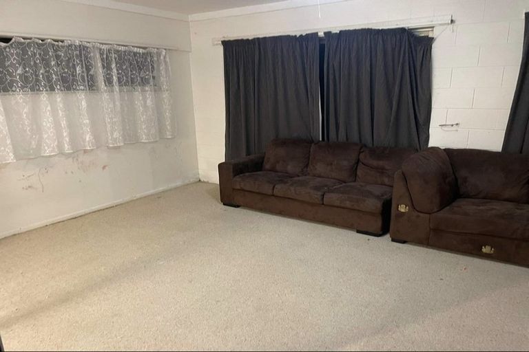 Photo of property in 63 Chelsea View Drive, Chatswood, Auckland, 0626