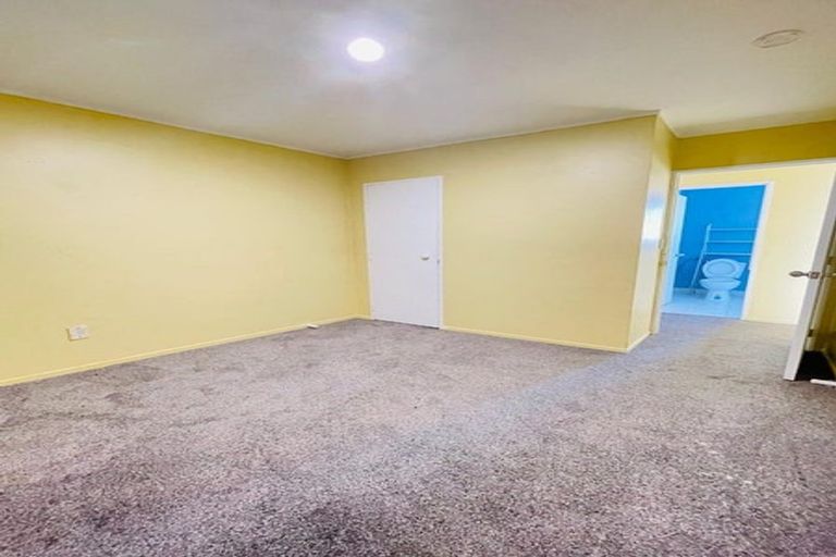 Photo of property in 1/53 Maplesden Drive, Clendon Park, Auckland, 2103