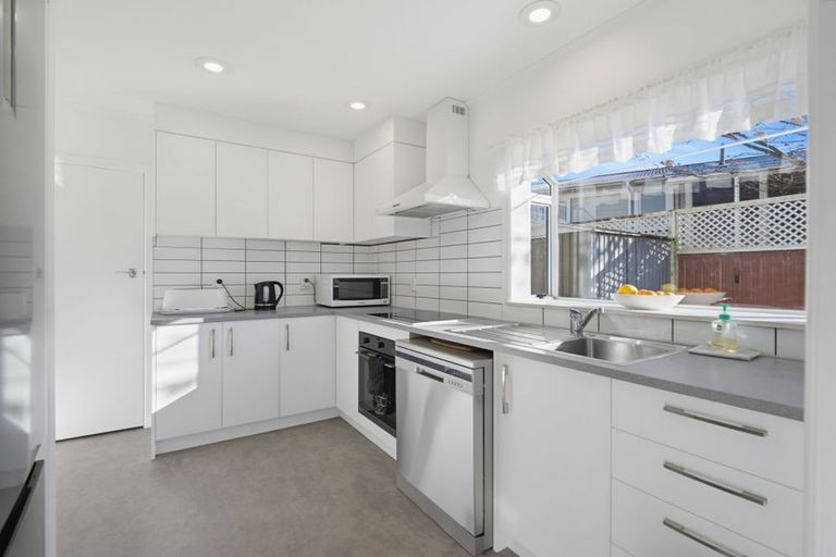 Photo of property in 1 Joanna Place, Deanwell, Hamilton, 3206