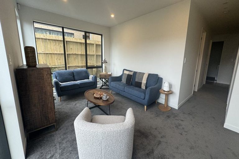 Photo of property in 10 Monstedt Terrace, Windsor Park, Auckland, 0632