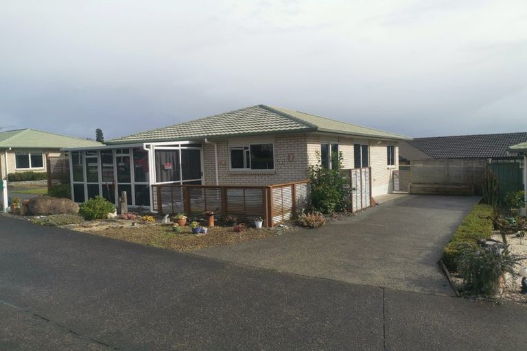 Photo of property in 4/8 Village Place, Tuakau, 2121