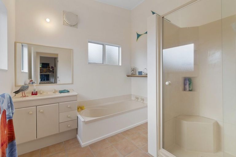 Photo of property in 29a Nathan Avenue, Paraparaumu Beach, Paraparaumu, 5032