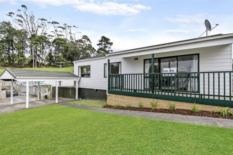 Photo of property in 29 Loughanure Place, Massey, Auckland, 0614